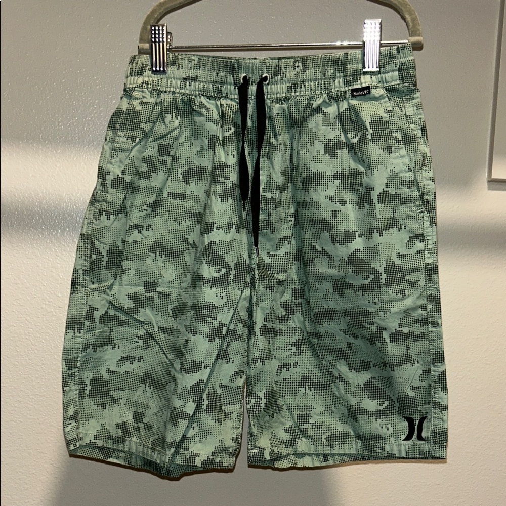 Hurley Green Camouflage Shorts - Picture 1 of 5